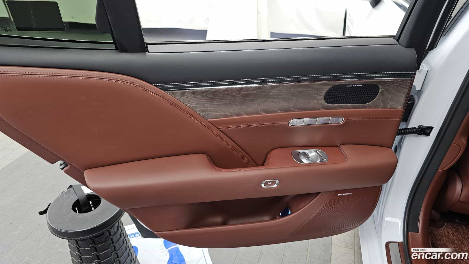 G90 Genesis 2023.3-INNER-035