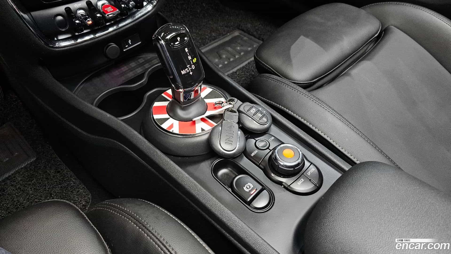 Clubman Mini 2020.6-INNER-009