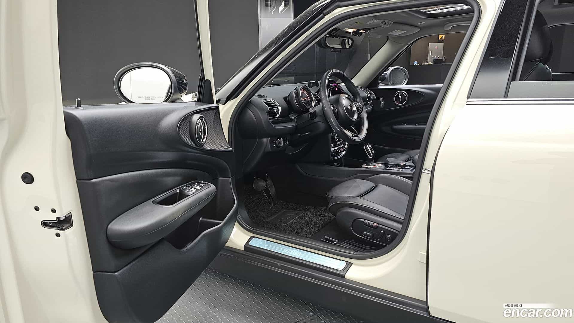 Clubman Mini 2020.6-INNER-010