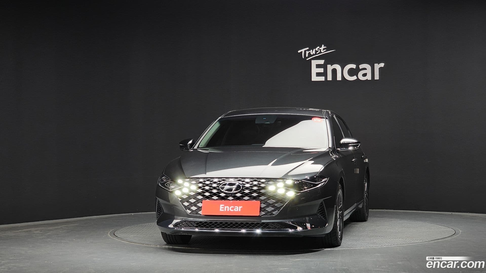 Main__Slider__Photo:Grandeur Hyundai 2020.2-2