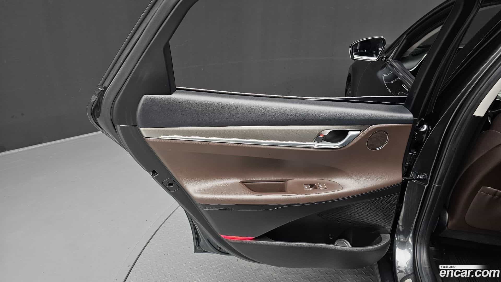 Grandeur Hyundai 2020.2-INNER-035
