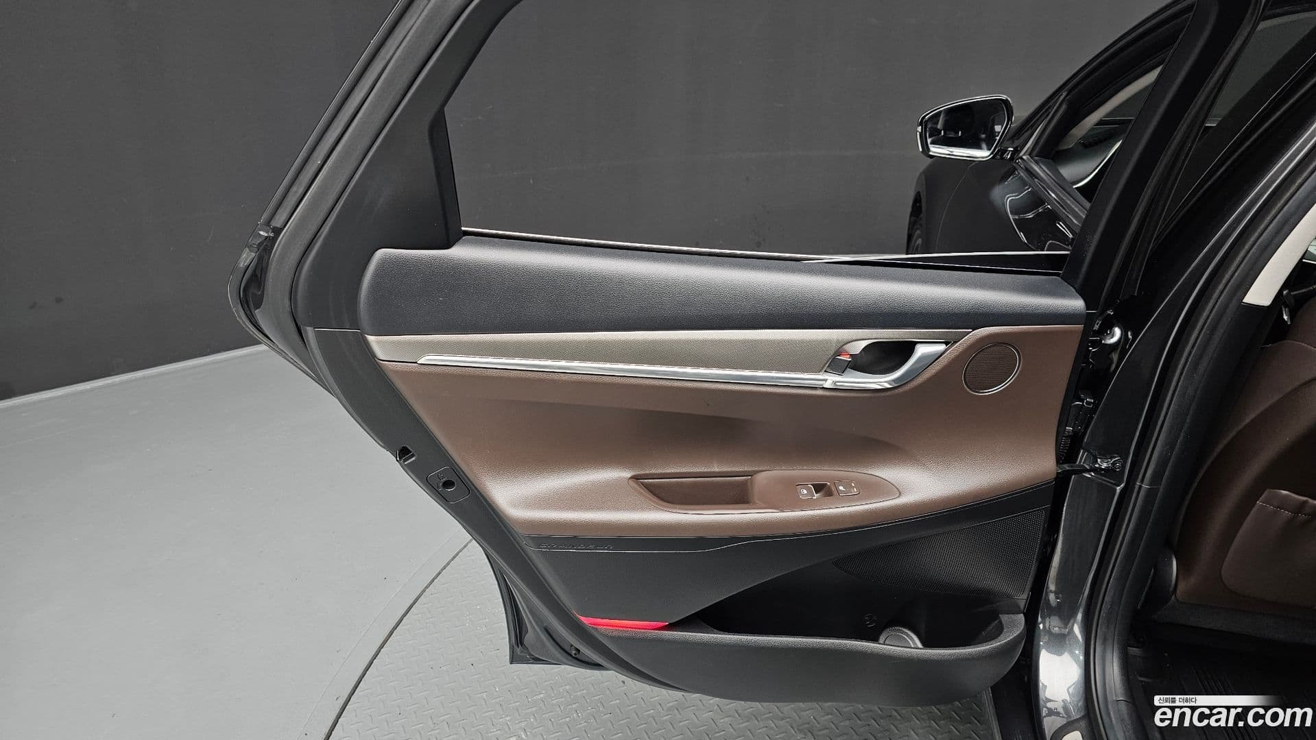Main__Slider__Photo:Grandeur Hyundai 2020.2-24