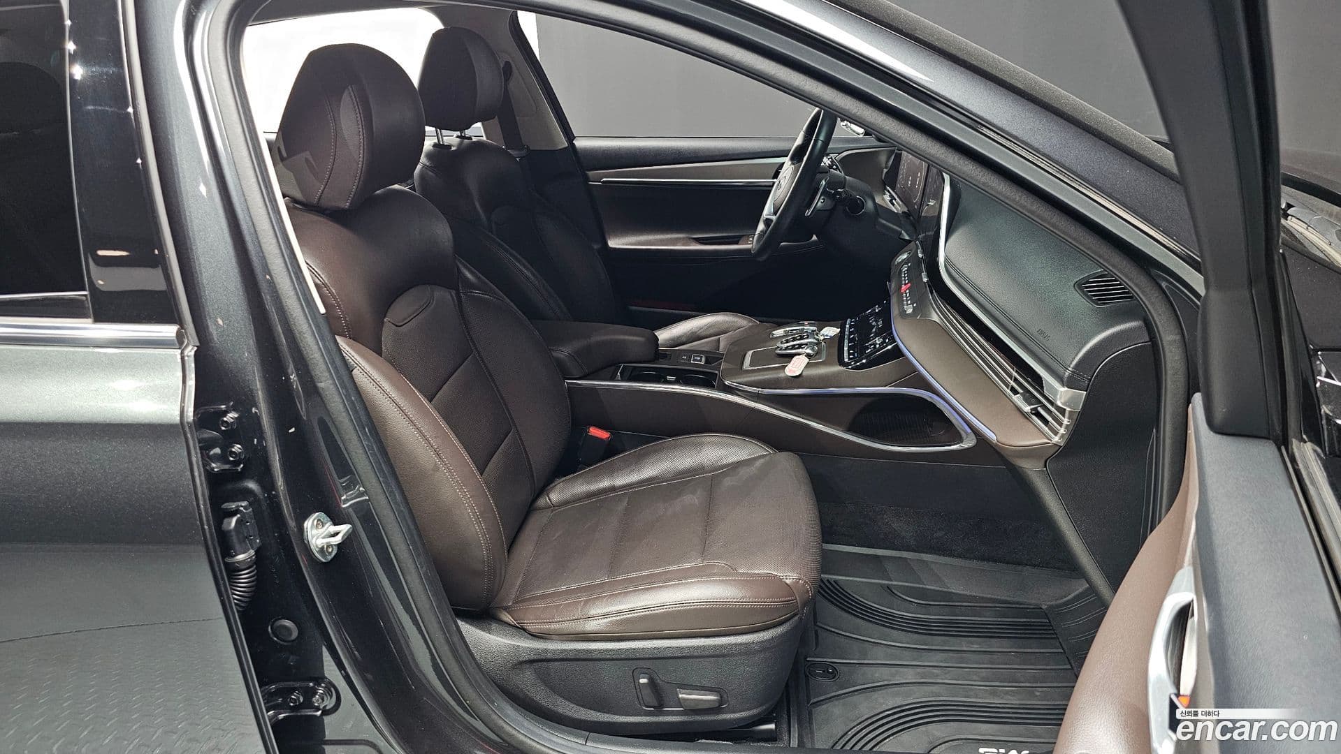Main__Slider__Photo:Grandeur Hyundai 2020.2-25