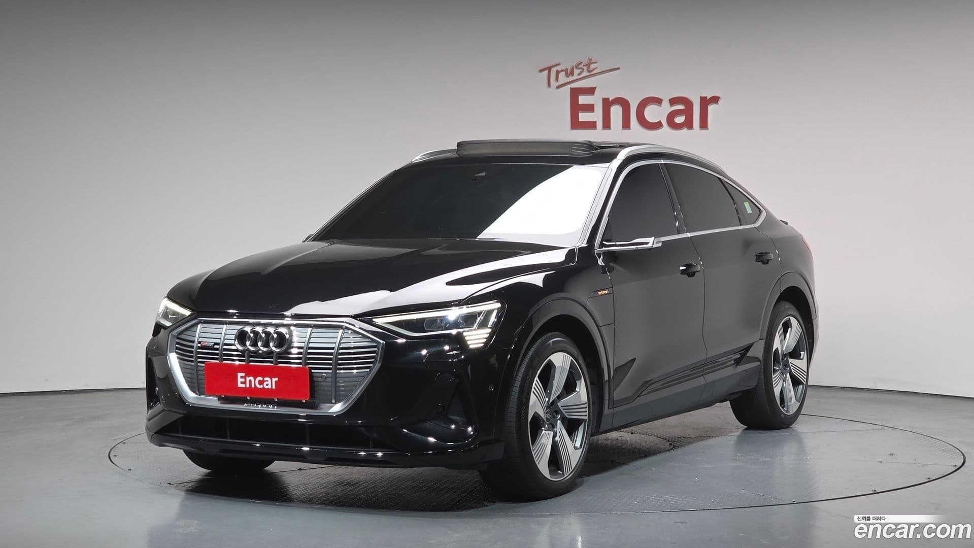 Main__Slider__Photo:e-tron Audi 2023.3-0