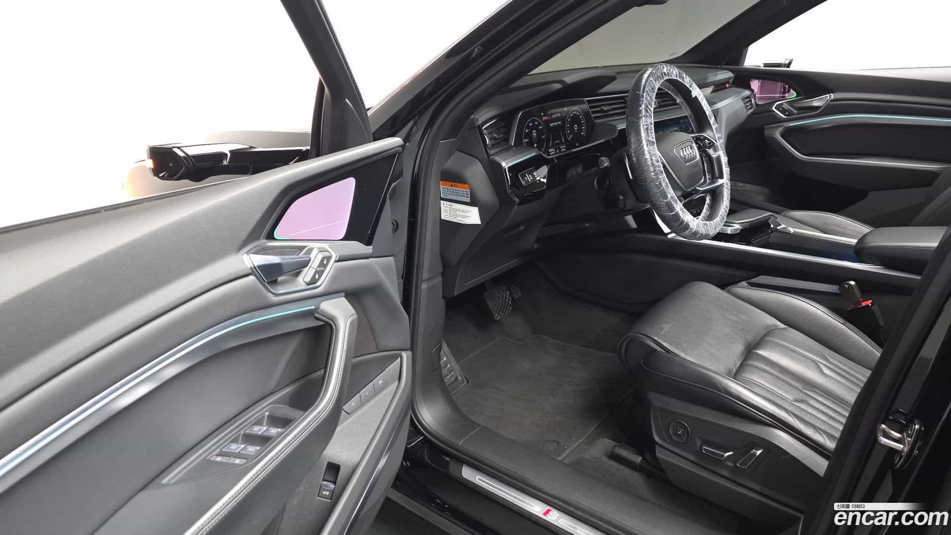 e-tron Audi 2023.3-INNER-035