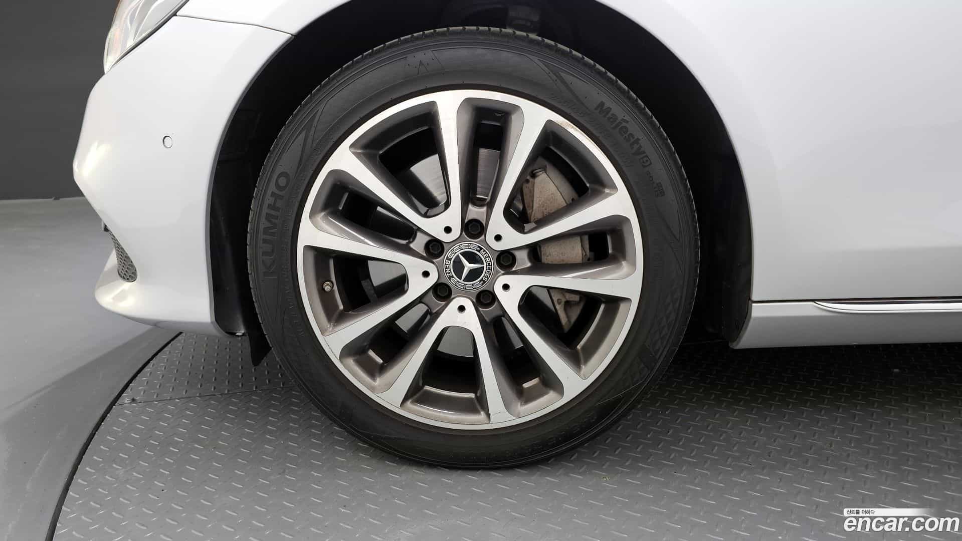 E-Class Mercedes-Benz 2018.7-OUTER-005