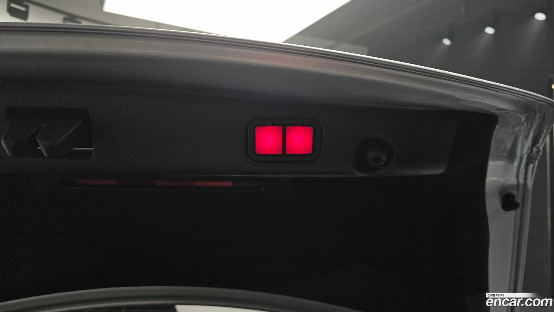 E-Class Mercedes-Benz 2018.7-OPTION-024