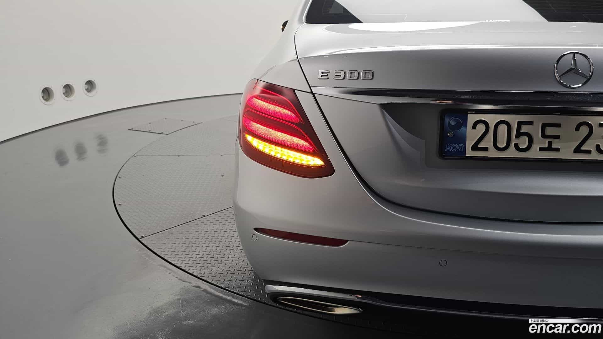 E-Class Mercedes-Benz 2018.7-OUTER-033