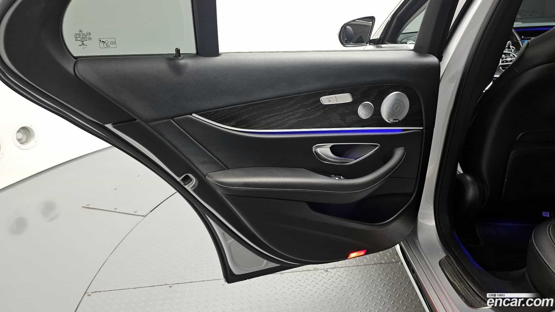 E-Class Mercedes-Benz 2018.7-INNER-035