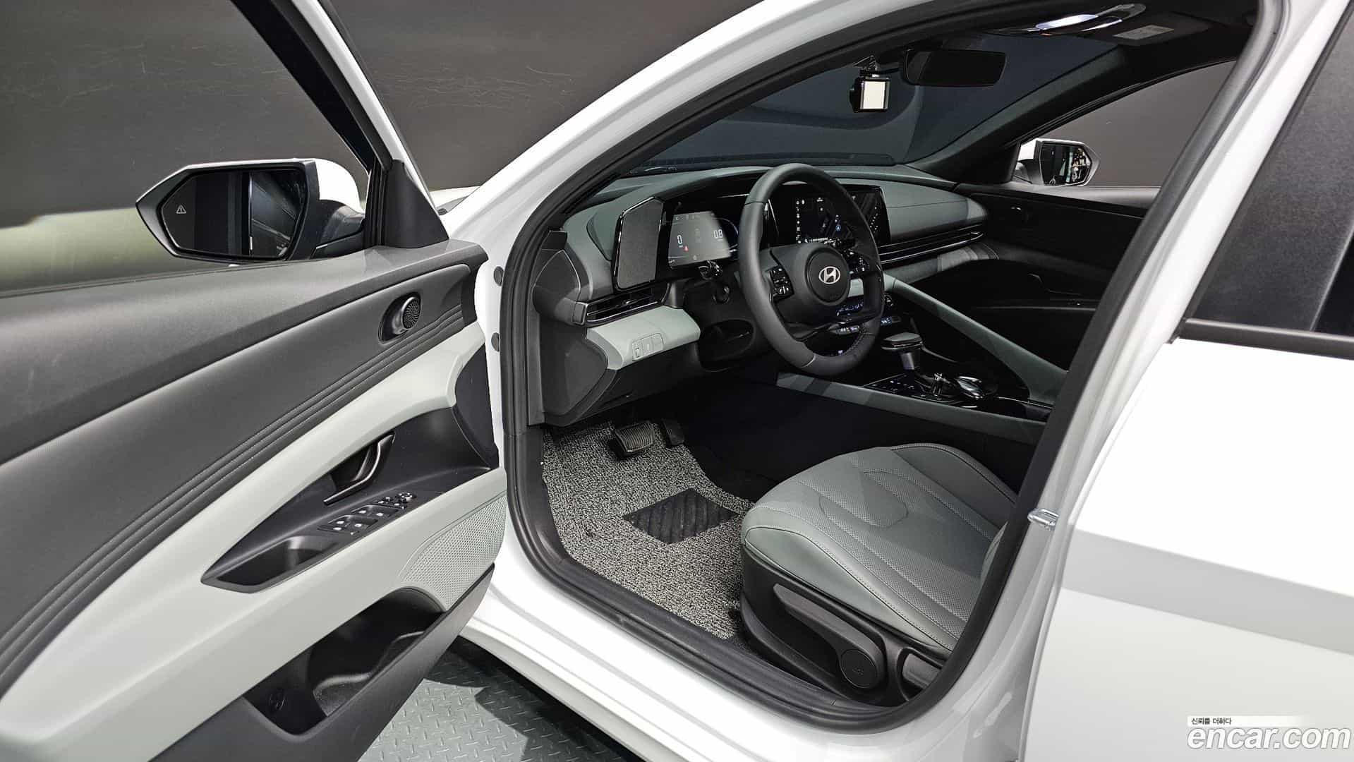 AVANTE Hyundai 2026.0-INNER-010