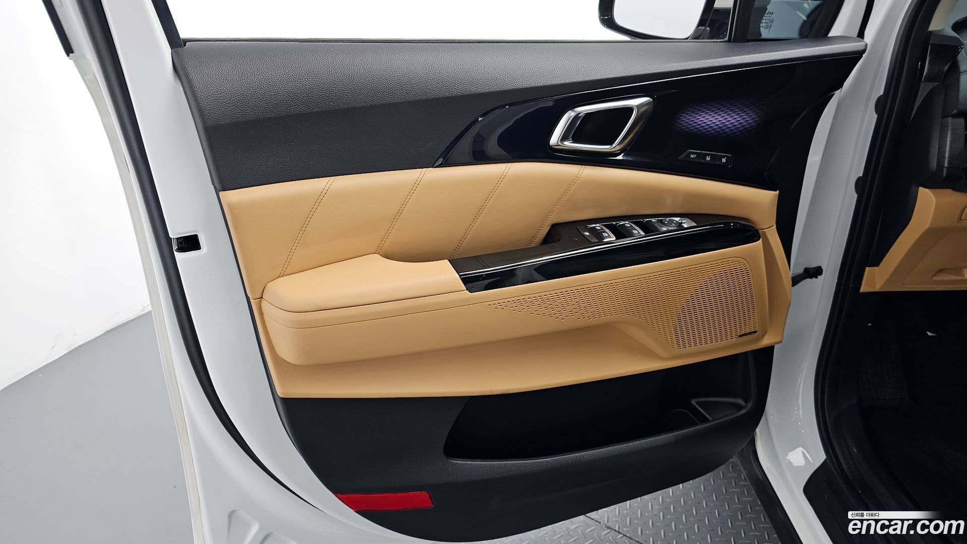 Main__Slider__Photo:Canival Kia 2023.3-23