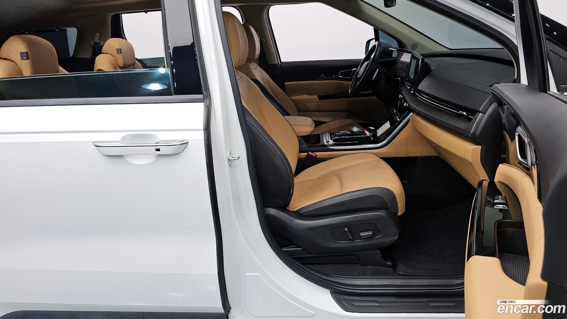 Main__Slider__Photo:Canival Kia 2023.3-25