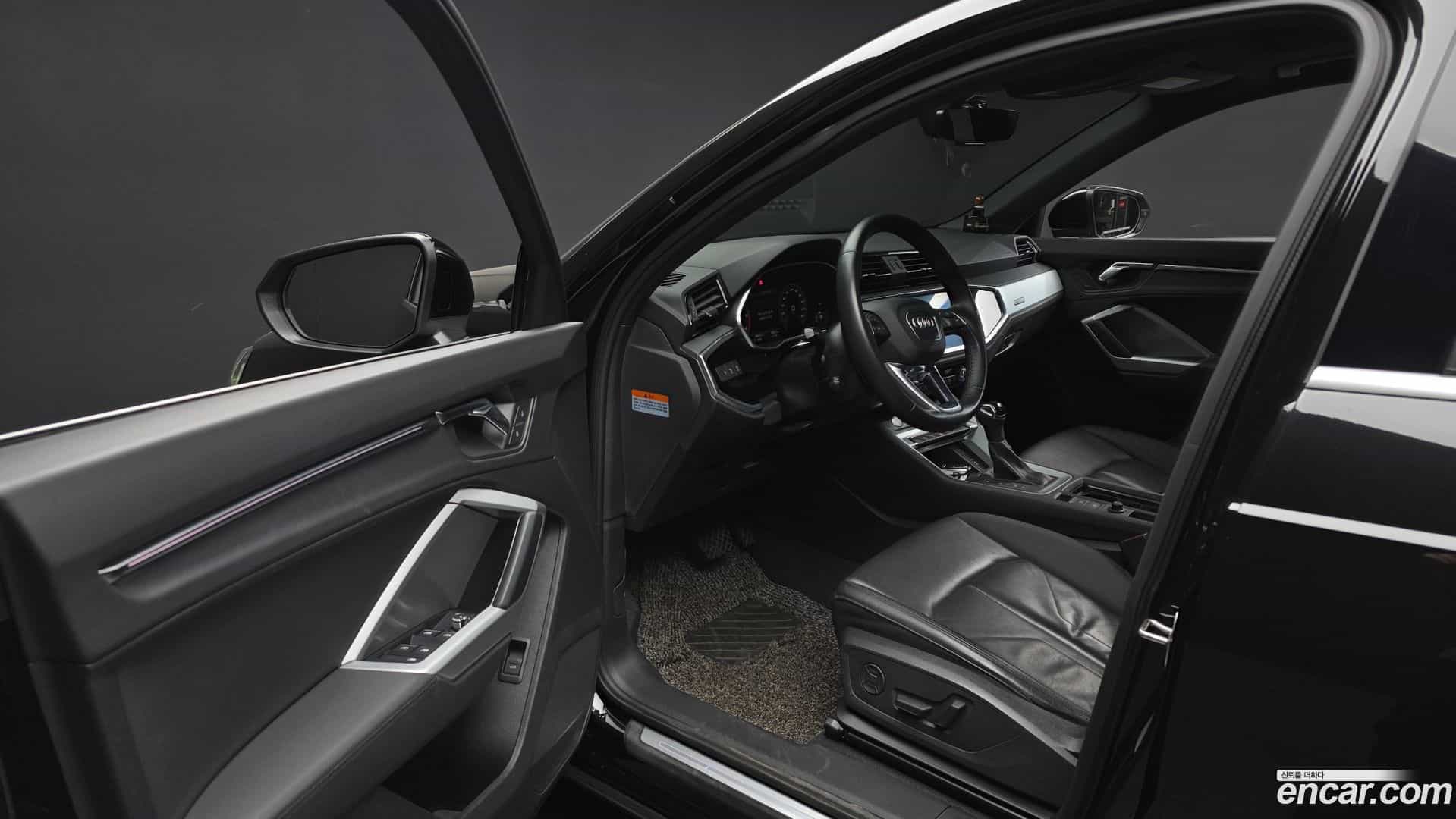 Q3 Audi 2020.5-INNER-010