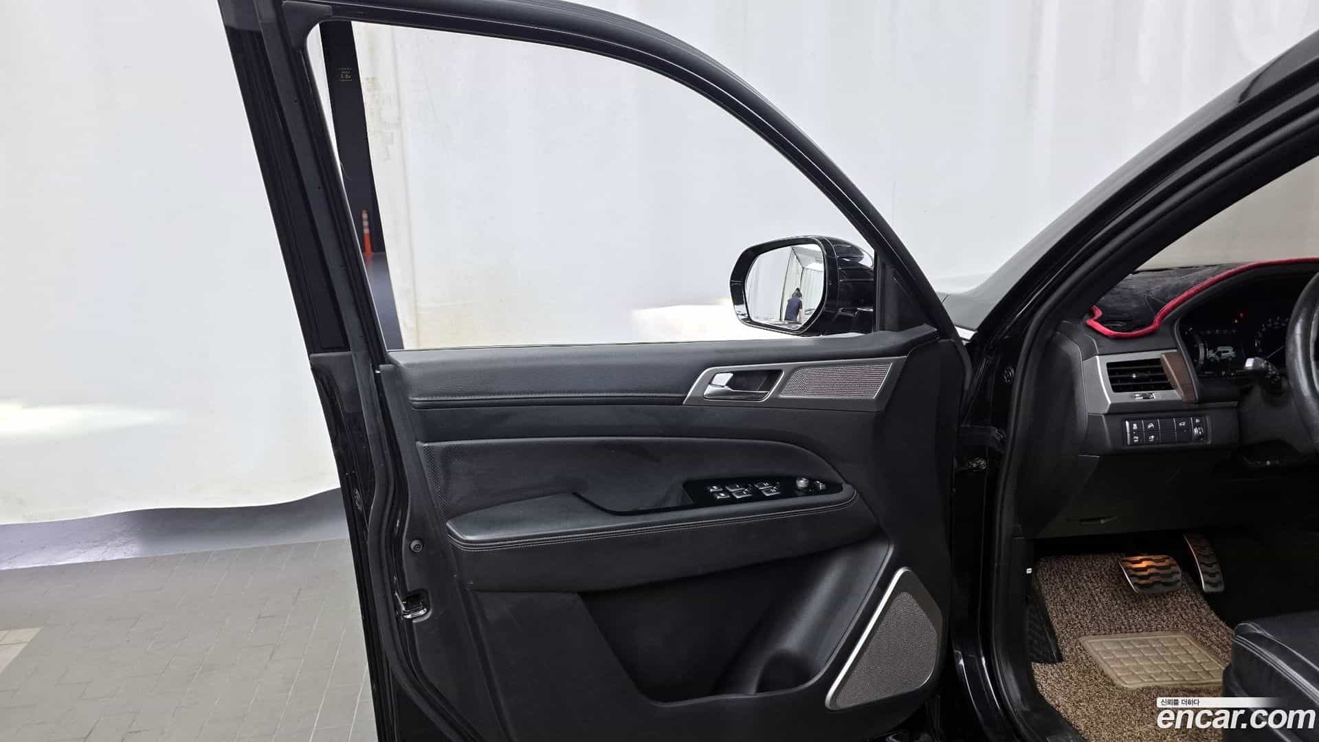 Rexton KG Mobility 2018.2-INNER-034