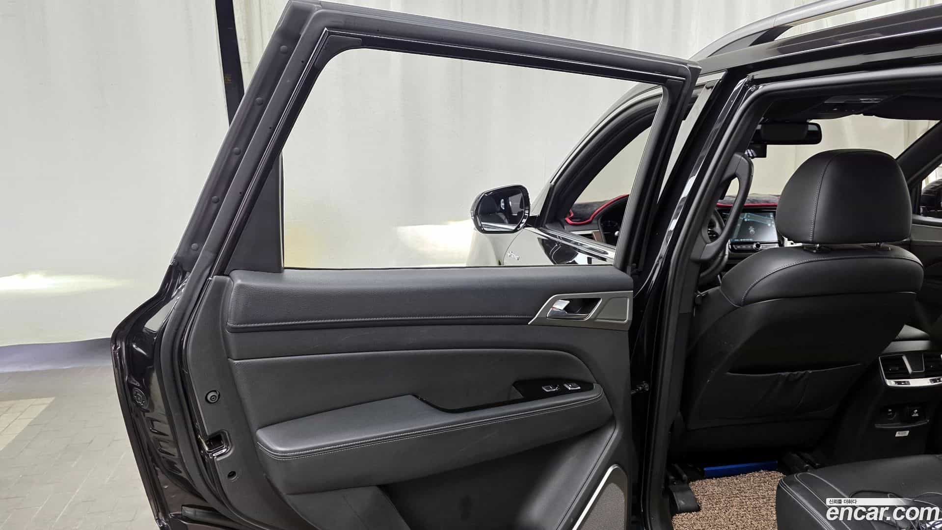 Rexton KG Mobility 2018.2-INNER-035