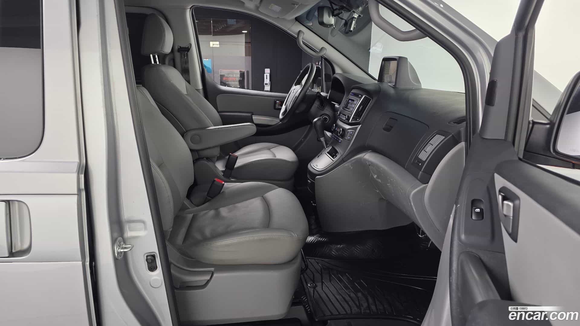 Starex Hyundai 2020.4-OPTION-015
