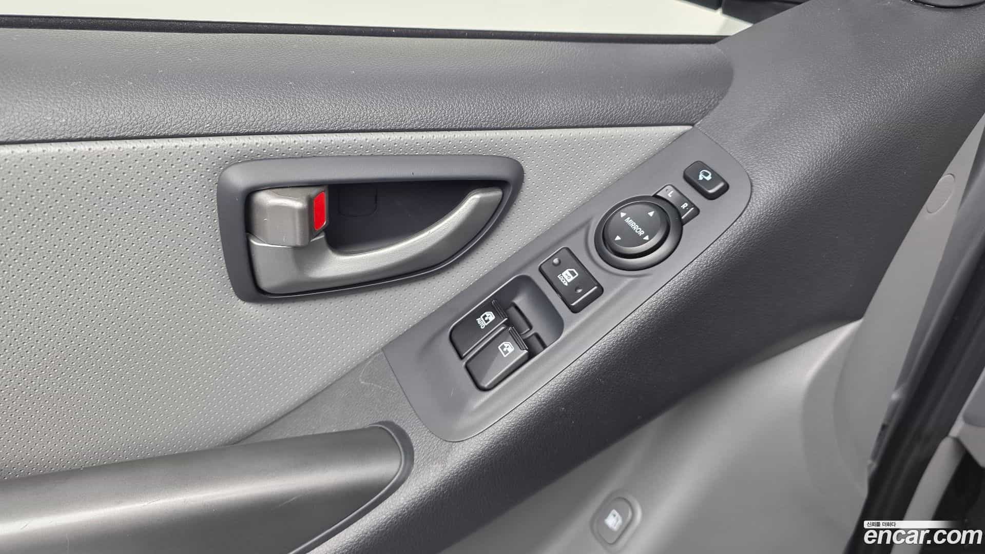Starex Hyundai 2020.4-OPTION-023