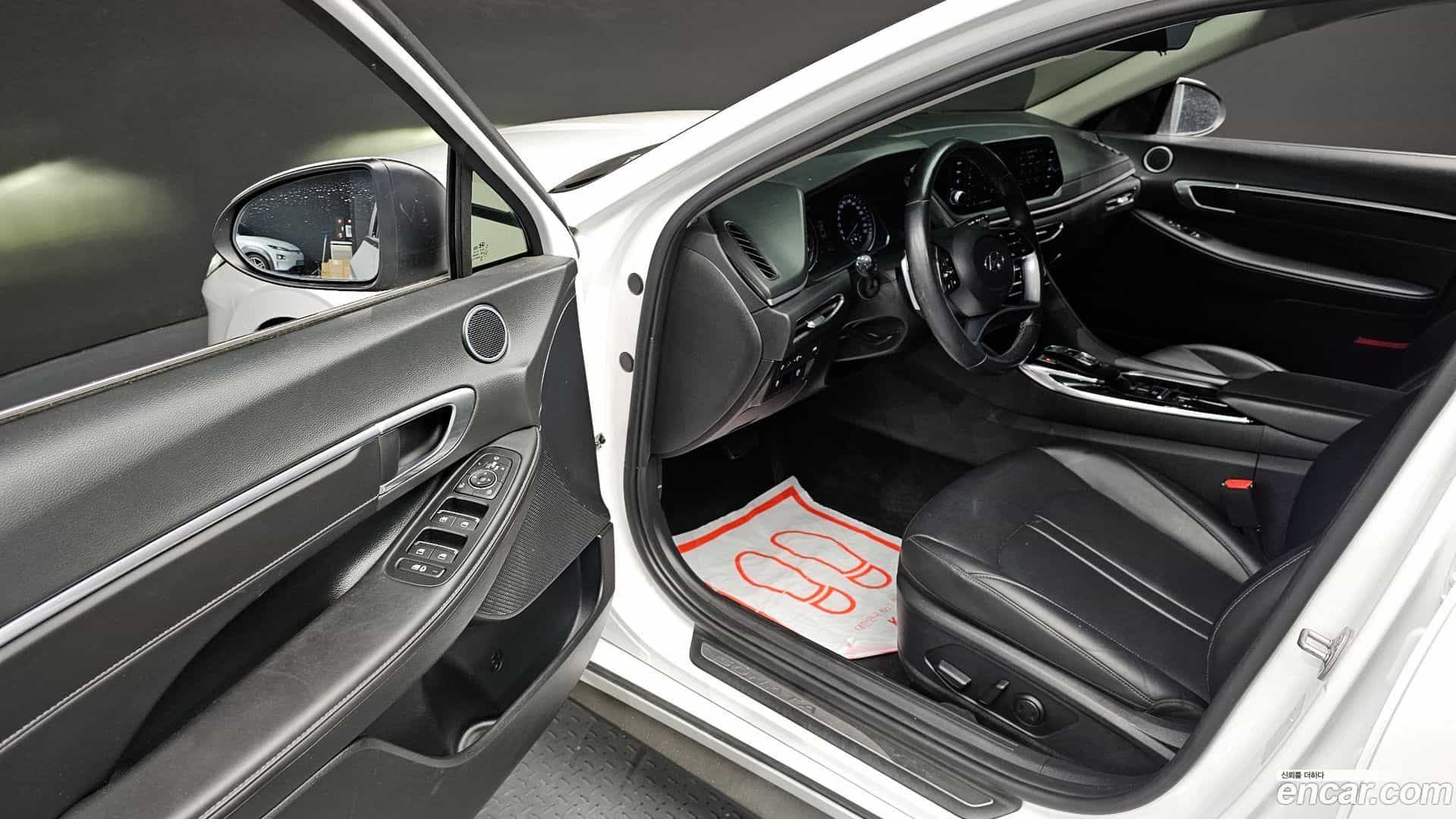 Sonata Hyundai 2023.1-INNER-010