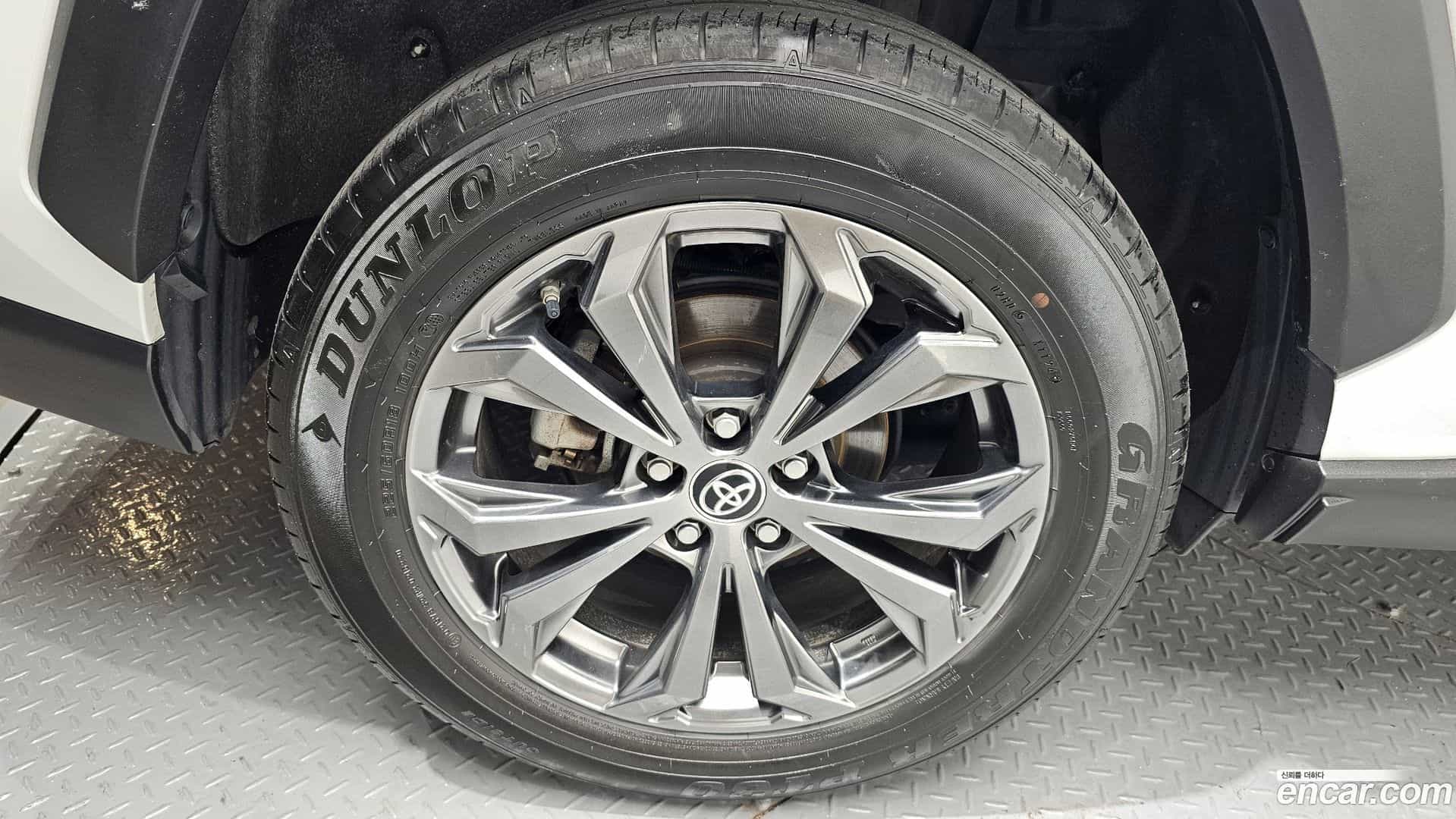 RAV4 Toyota 2024.3-OUTER-005