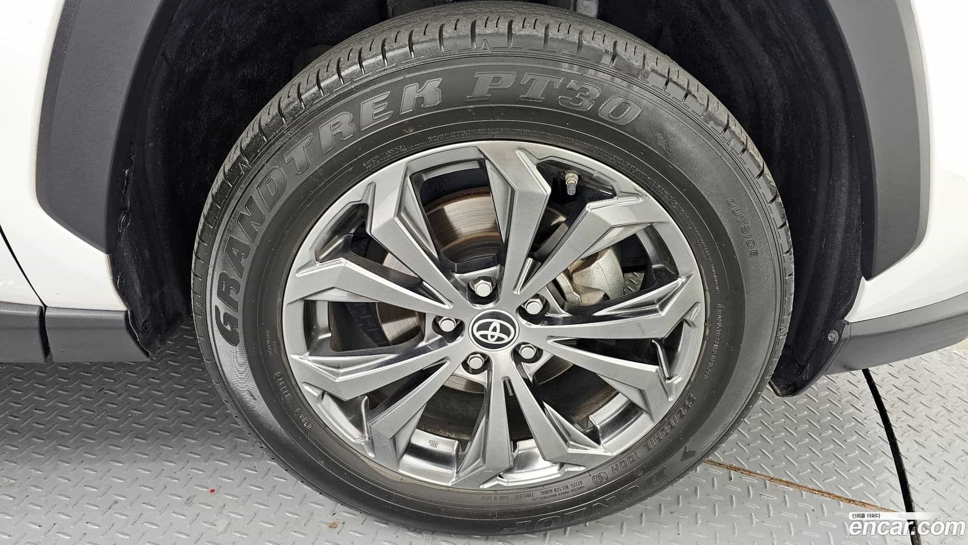 RAV4 Toyota 2024.3-OUTER-031