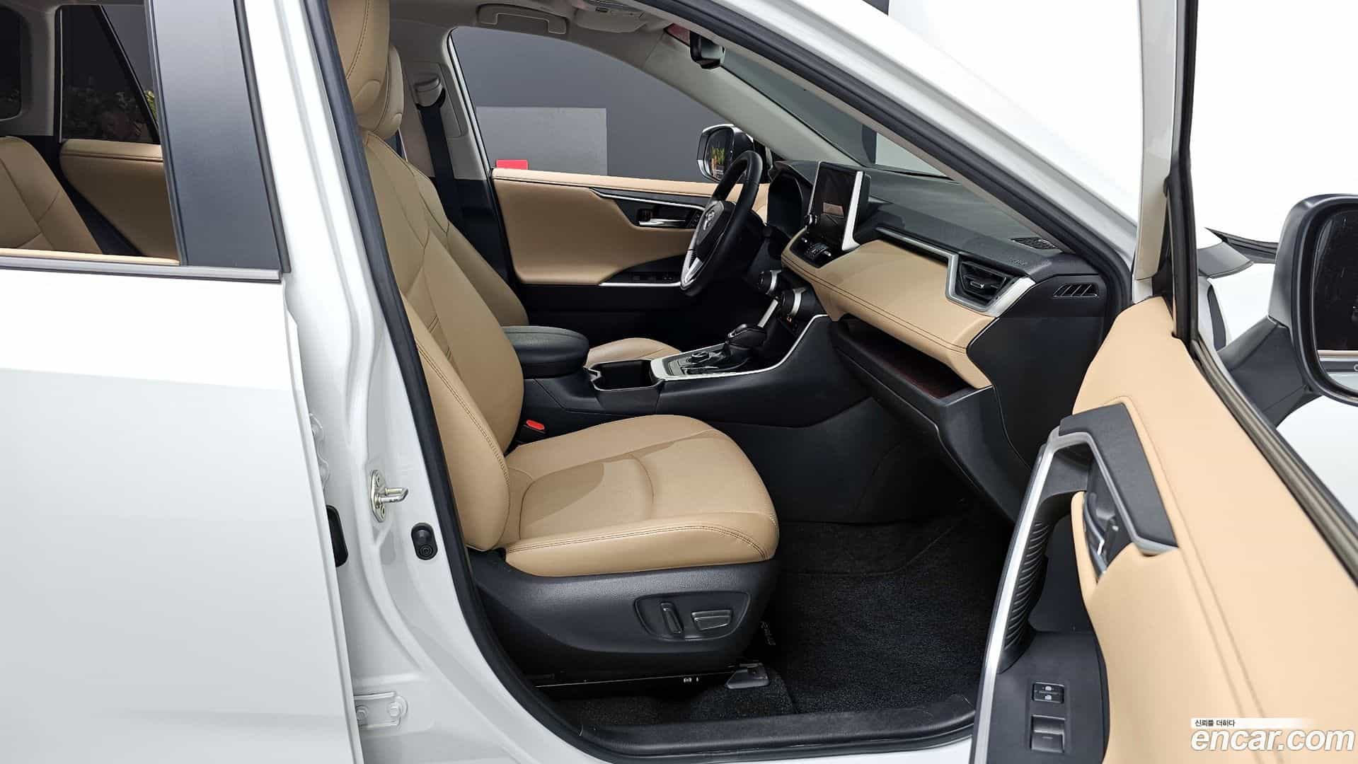 RAV4 Toyota 2024.3-INNER-036