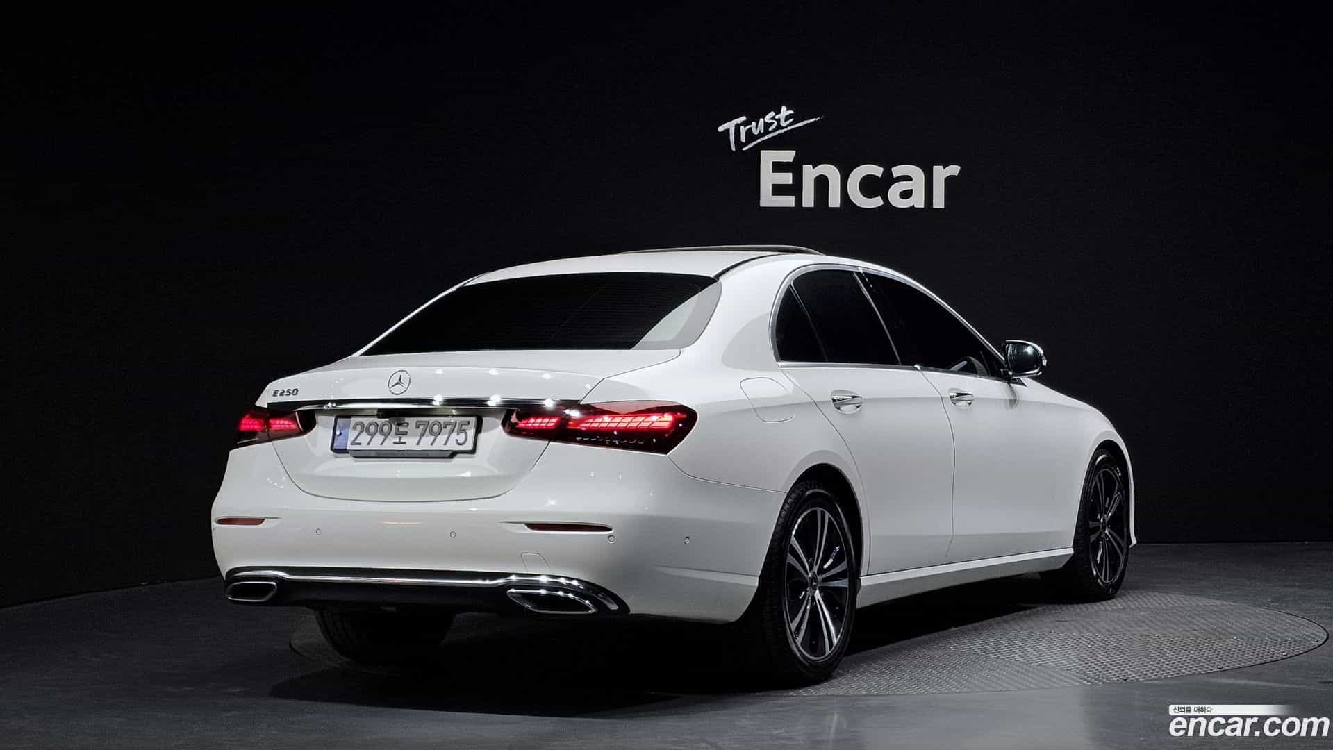 E-Class Mercedes-Benz 2020.11-OUTER-002