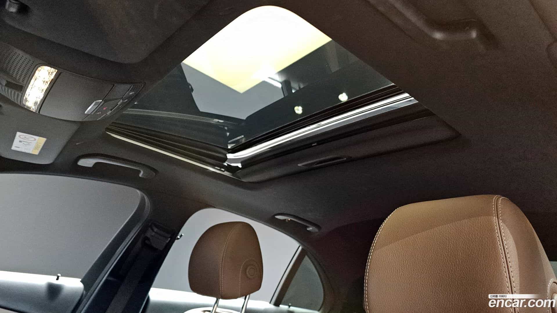 E-Class Mercedes-Benz 2020.11-OPTION-021