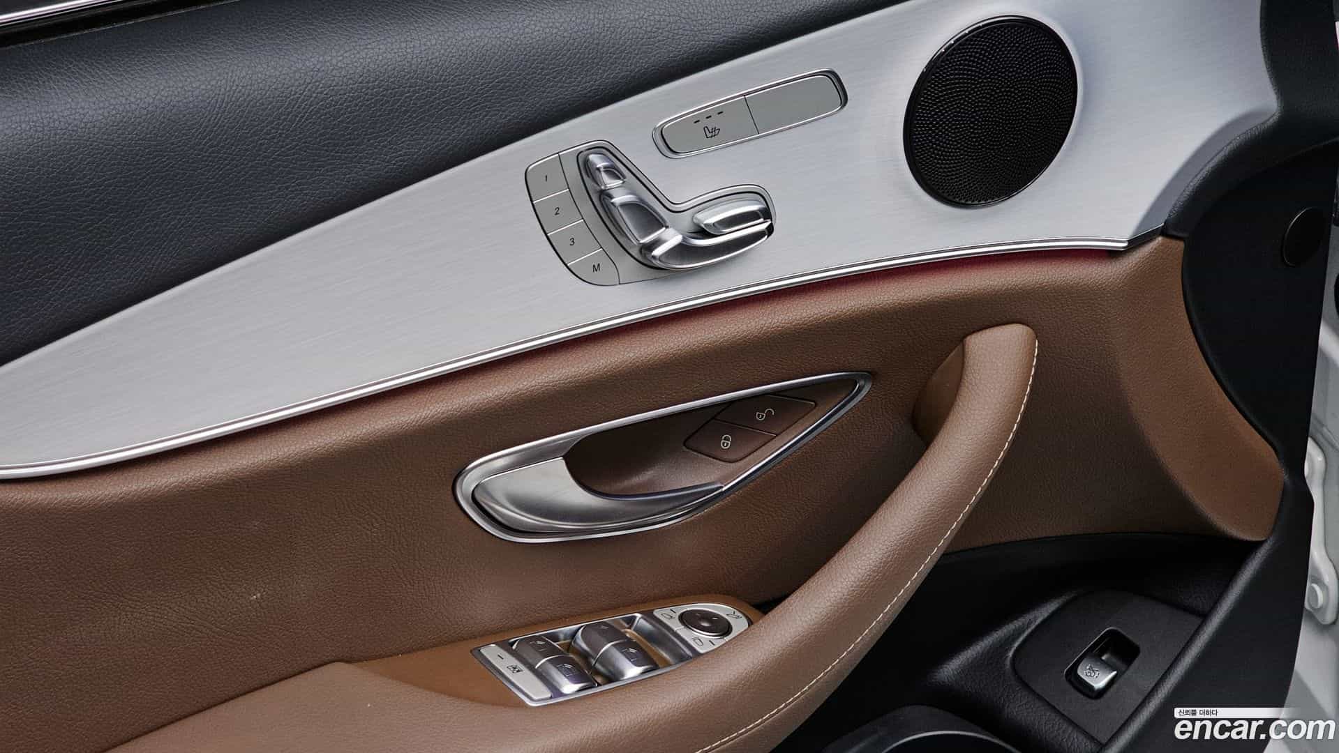 E-Class Mercedes-Benz 2020.11-OPTION-022