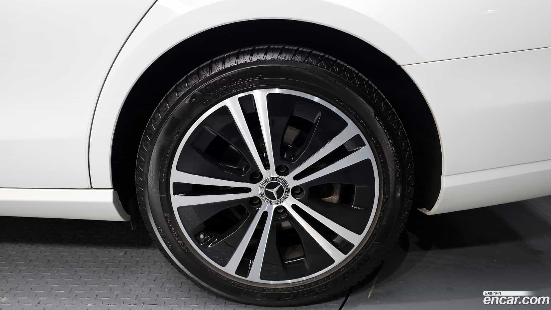 E-Class Mercedes-Benz 2020.11-OUTER-031