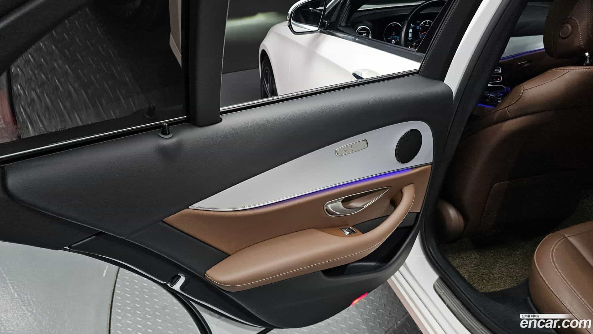 E-Class Mercedes-Benz 2020.11-INNER-035