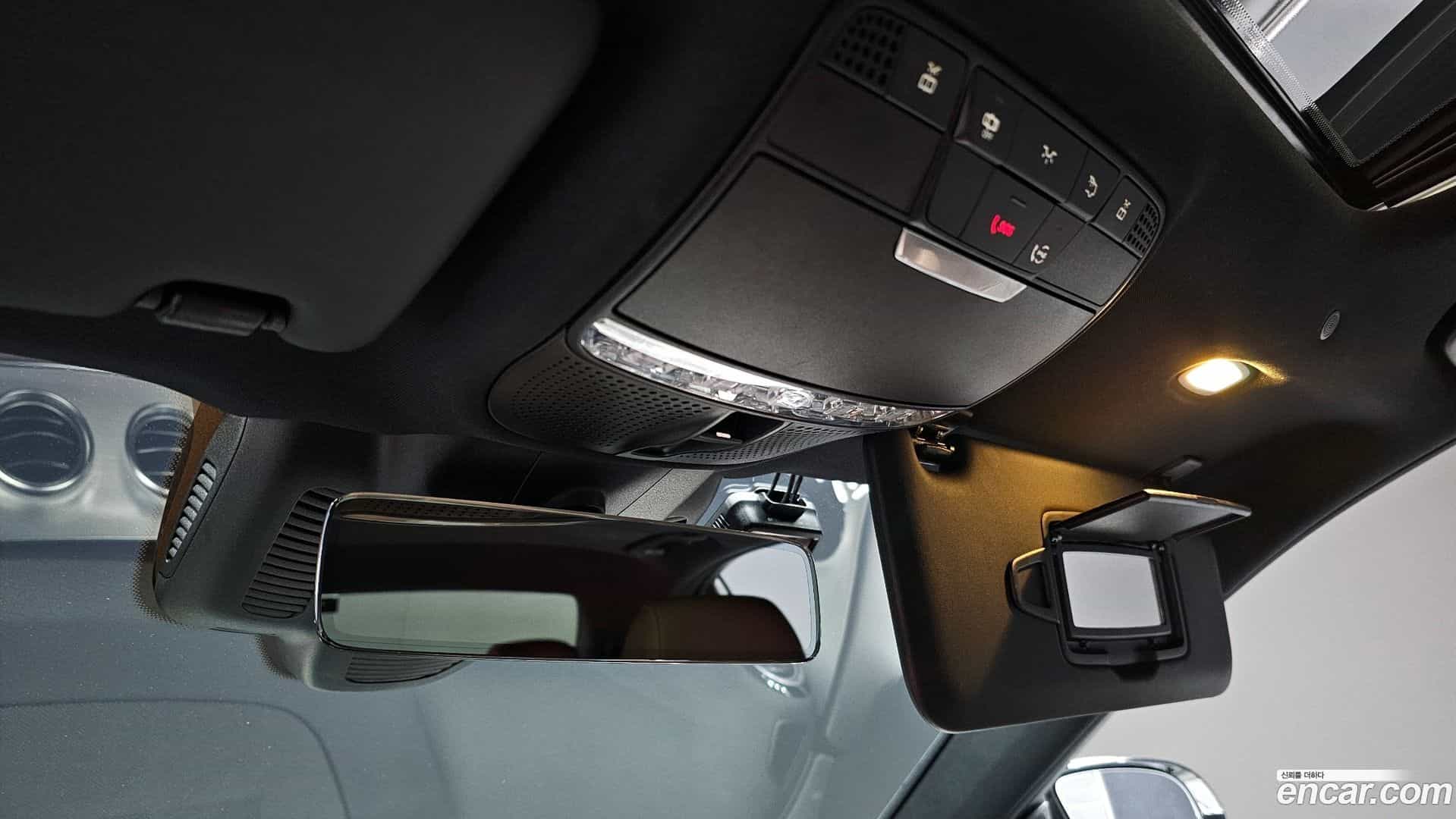 E-Class Mercedes-Benz 2020.11-OPTION-041
