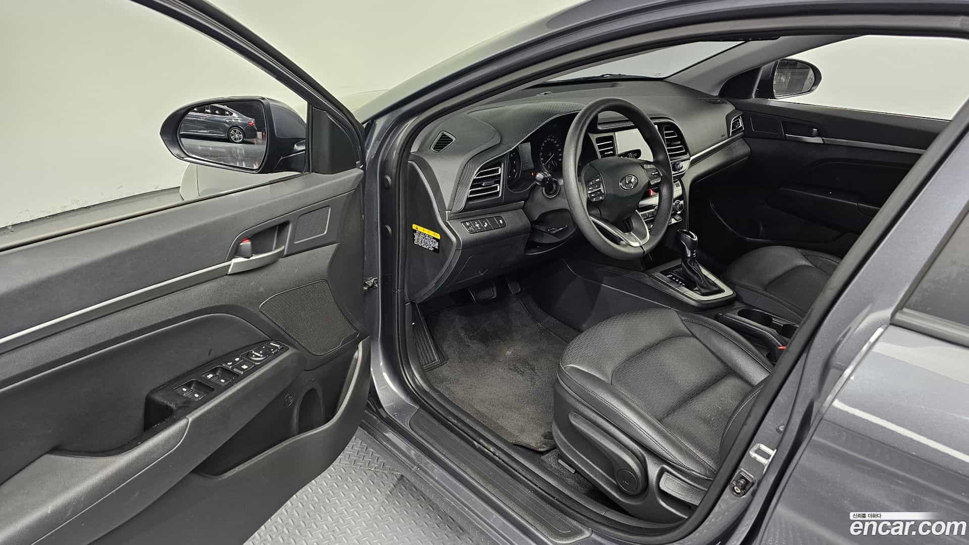 AVANTE Hyundai 2020.0-INNER-010