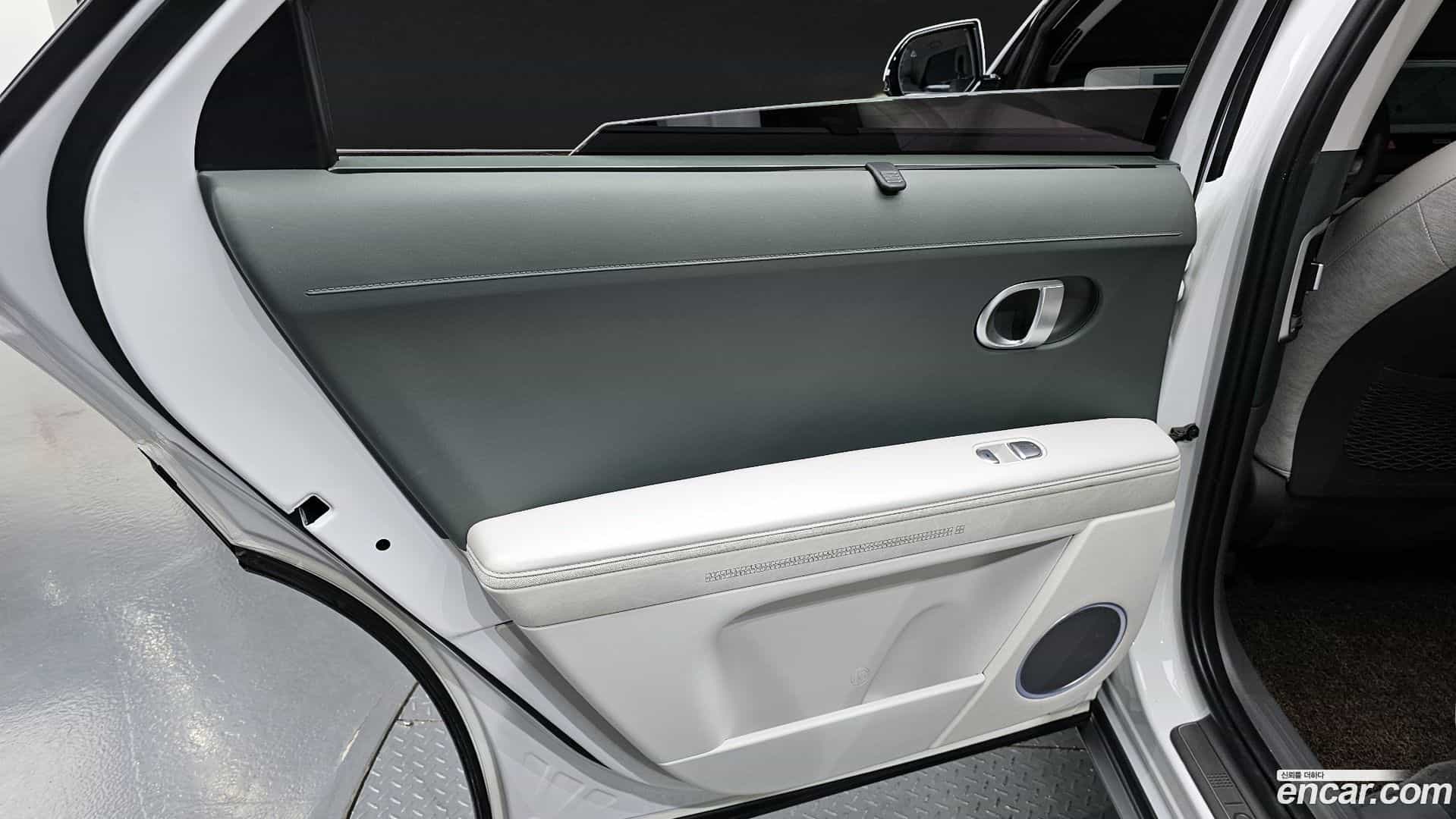 Ioniq5 Hyundai 2022.2-INNER-035