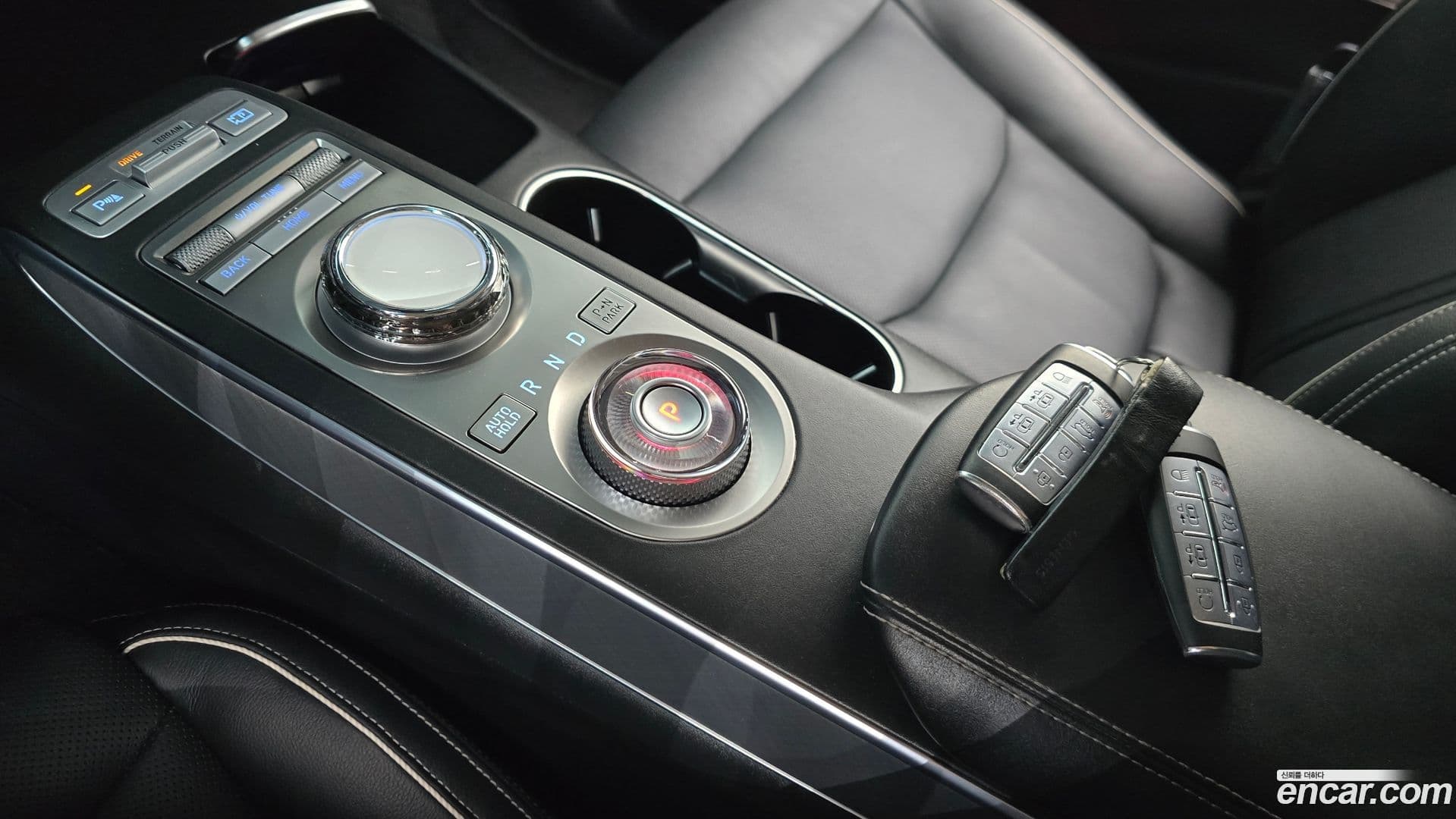 Main__Slider__Photo:GV70 Genesis 2022.5-8