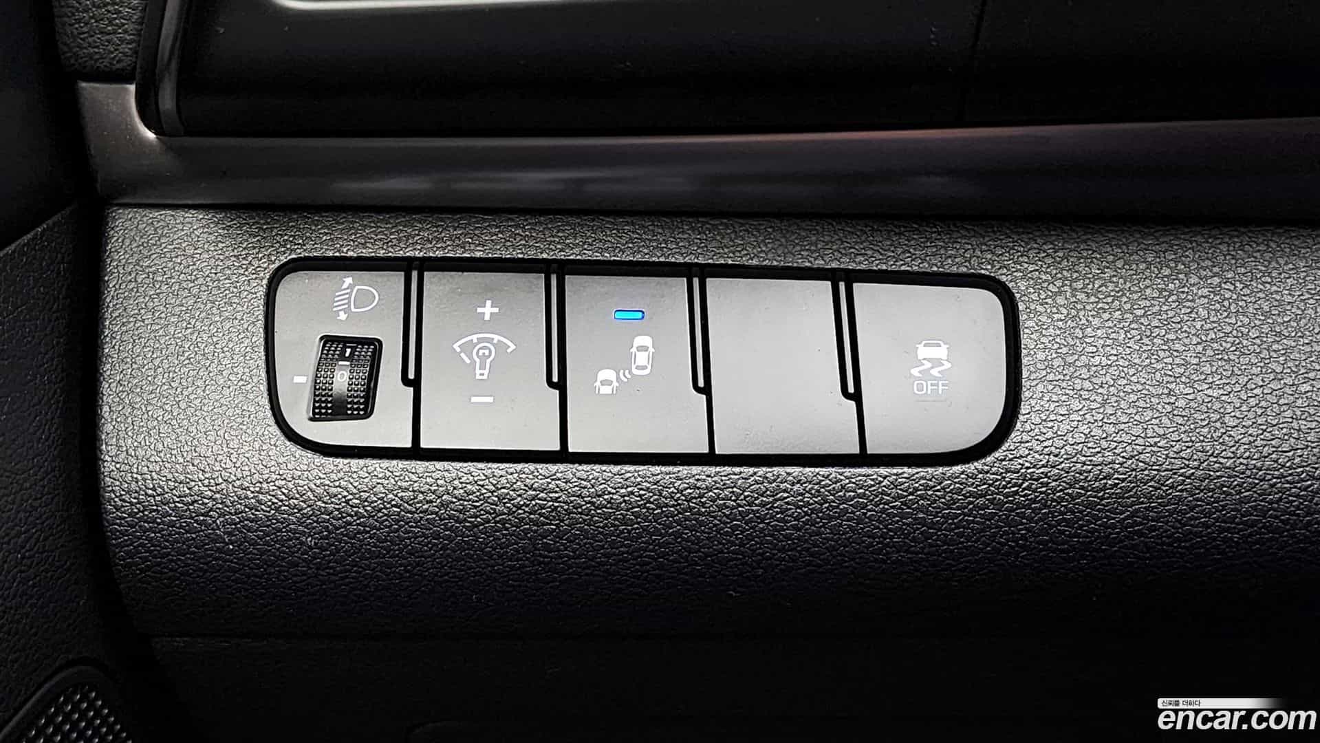 AVANTE Hyundai 2019.11-OPTION-023