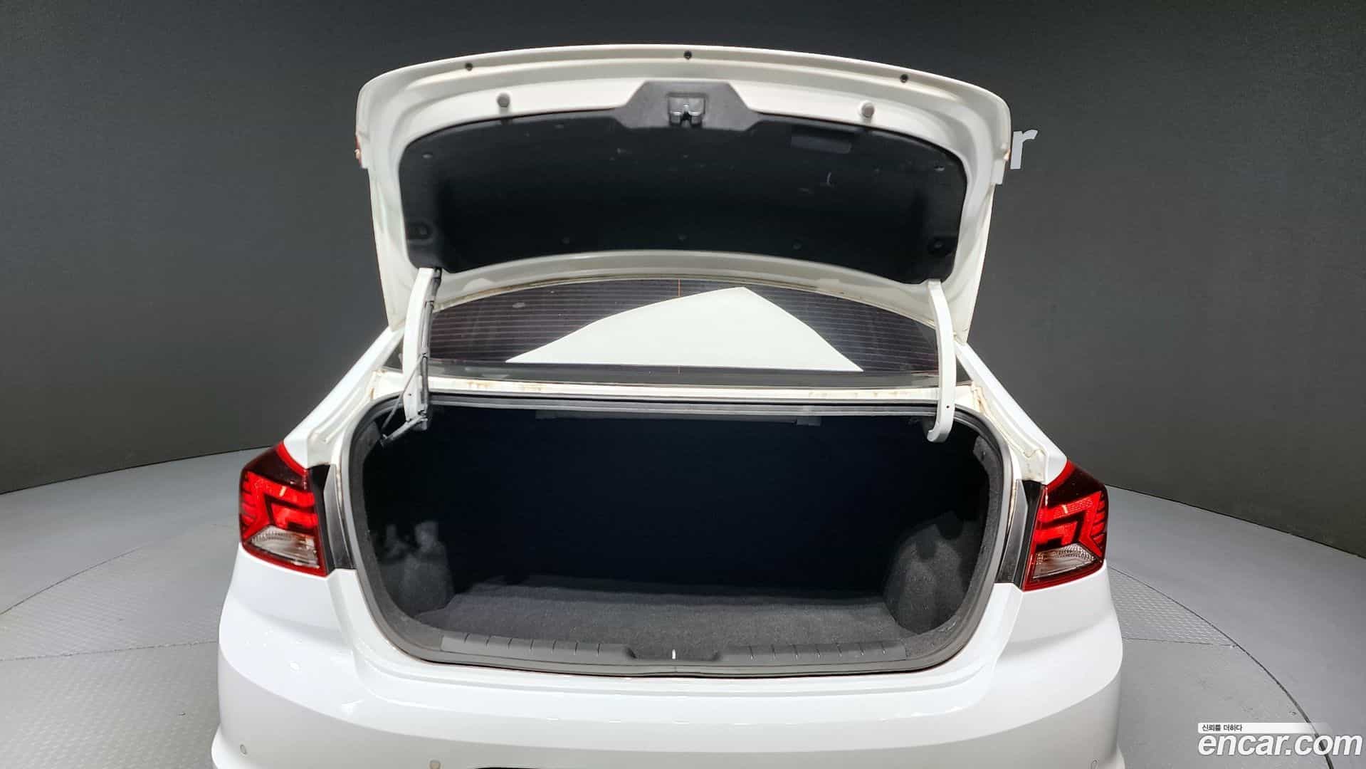 AVANTE Hyundai 2019.11-OPTION-024