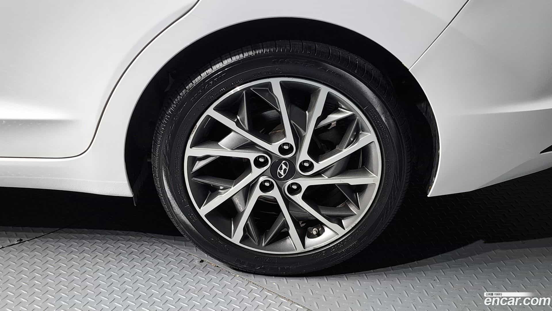 AVANTE Hyundai 2019.11-OUTER-031