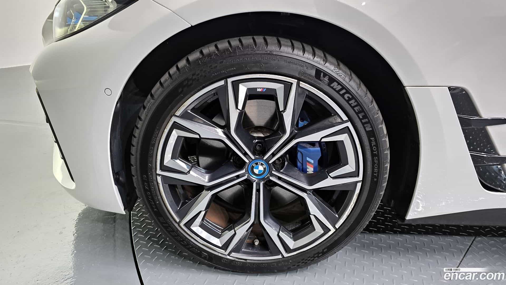 i4 BMW 2022.9-OUTER-005