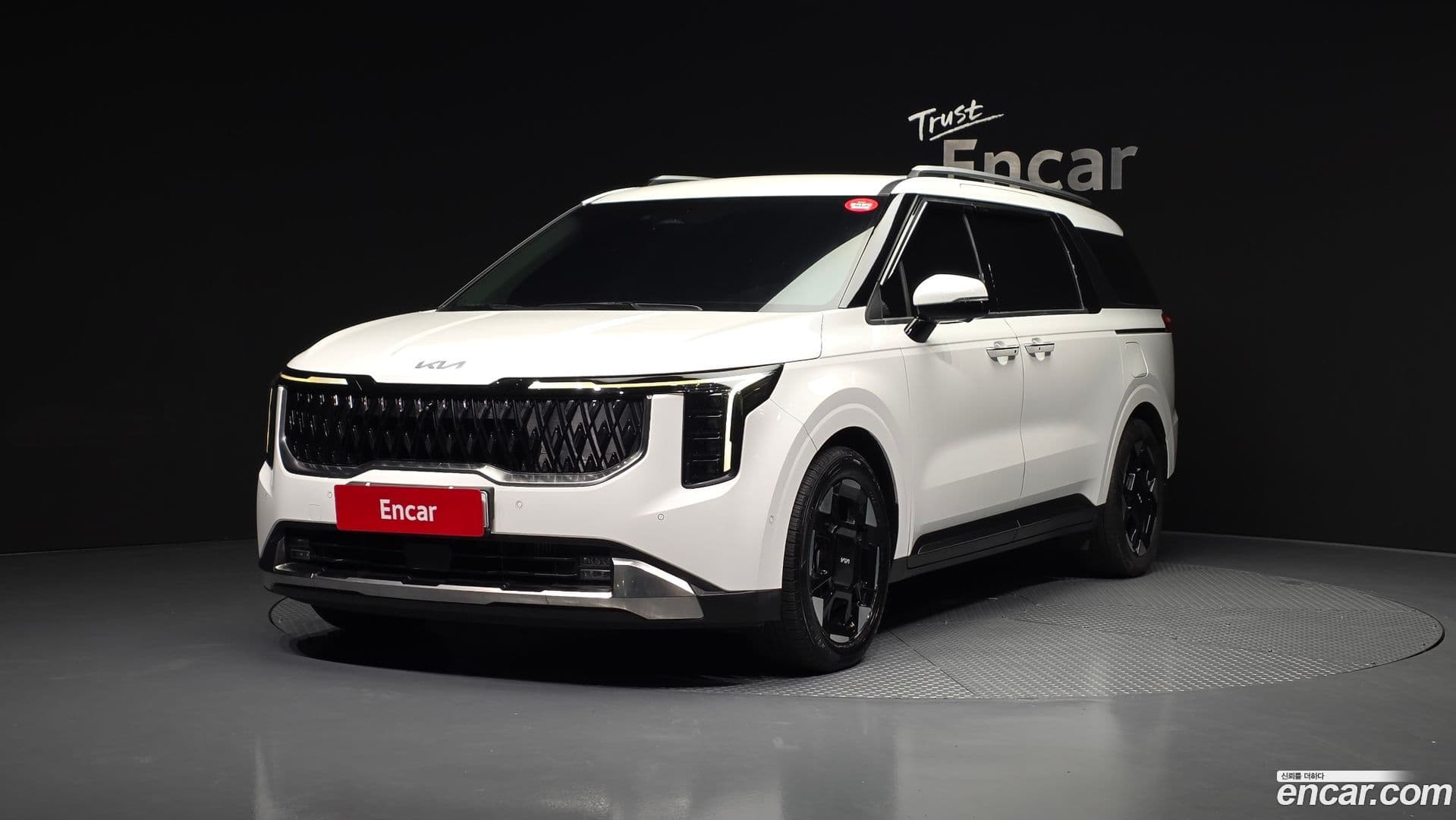Main__Slider__Photo:Canival Kia 2023.10-0