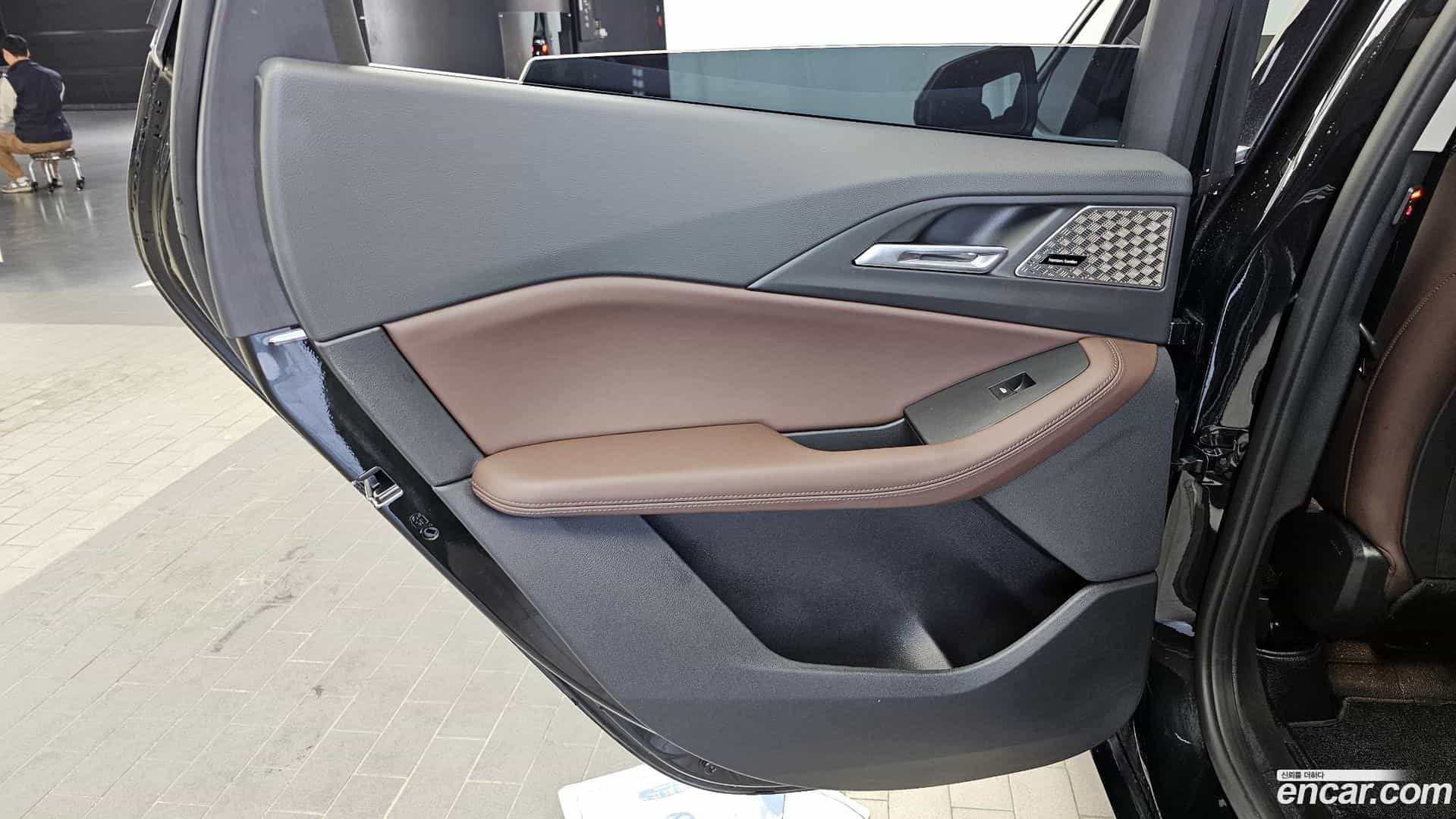 2-Series BMW 2023.11-INNER-035