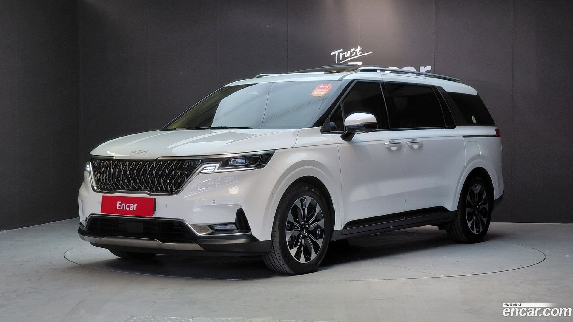 Main__Slider__Photo:Canival Kia 2023.10-0