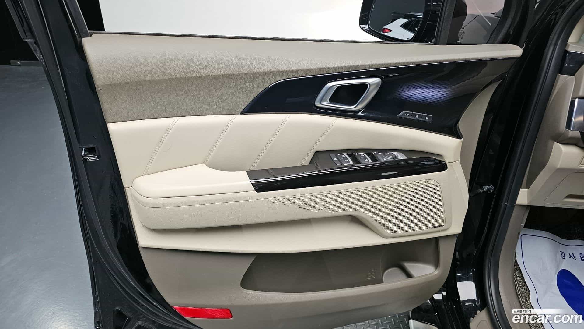 Canival Kia 2023.1-INNER-034