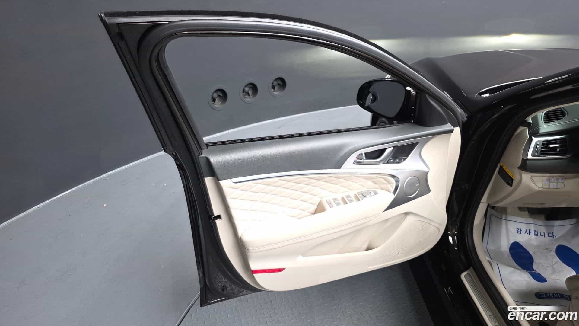 G70 Genesis 2018.2-INNER-034