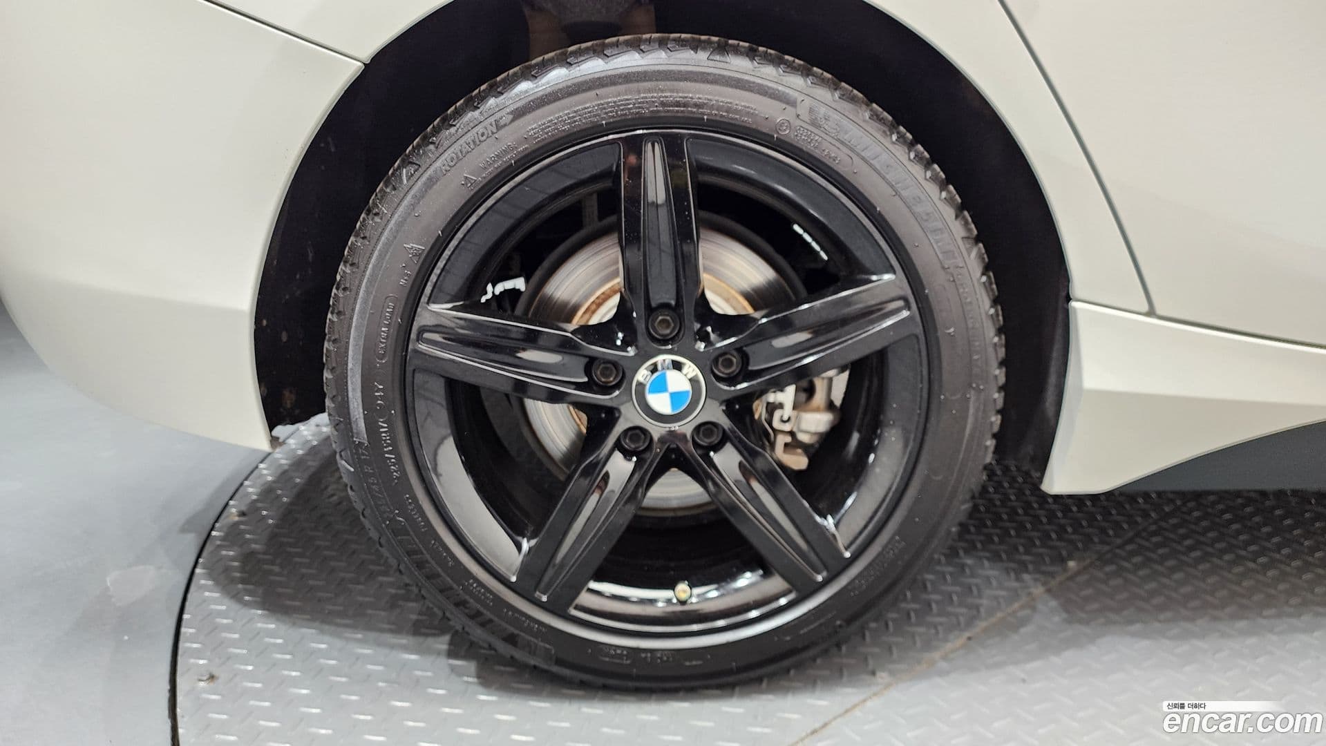 Main__Slider__Photo:1-Series BMW 2017.3-4