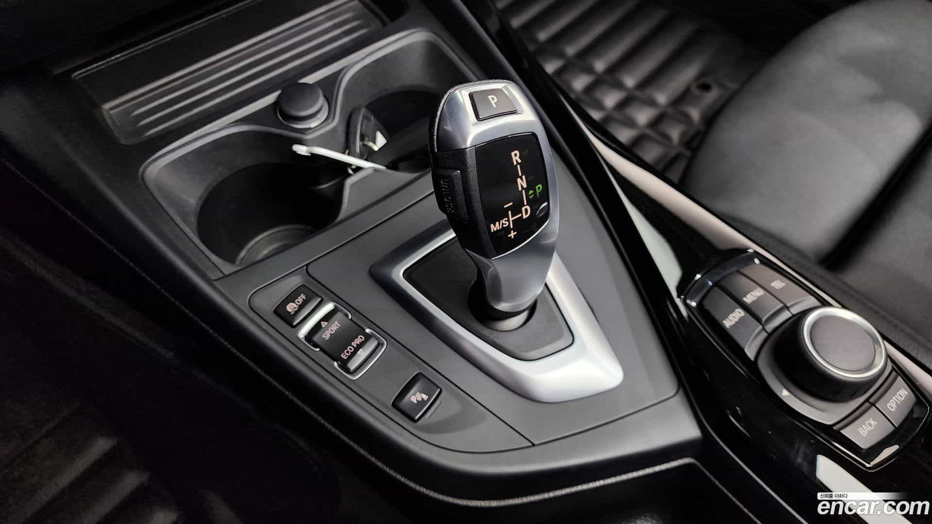 1-Series BMW 2017.3-INNER-009