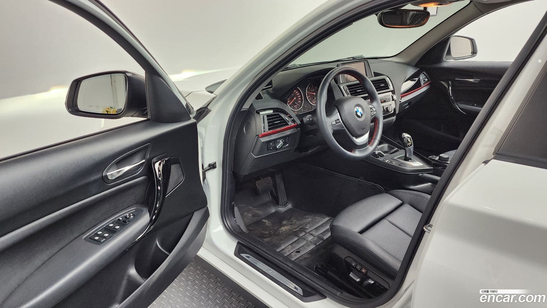 Main__Slider__Photo:1-Series BMW 2017.3-9