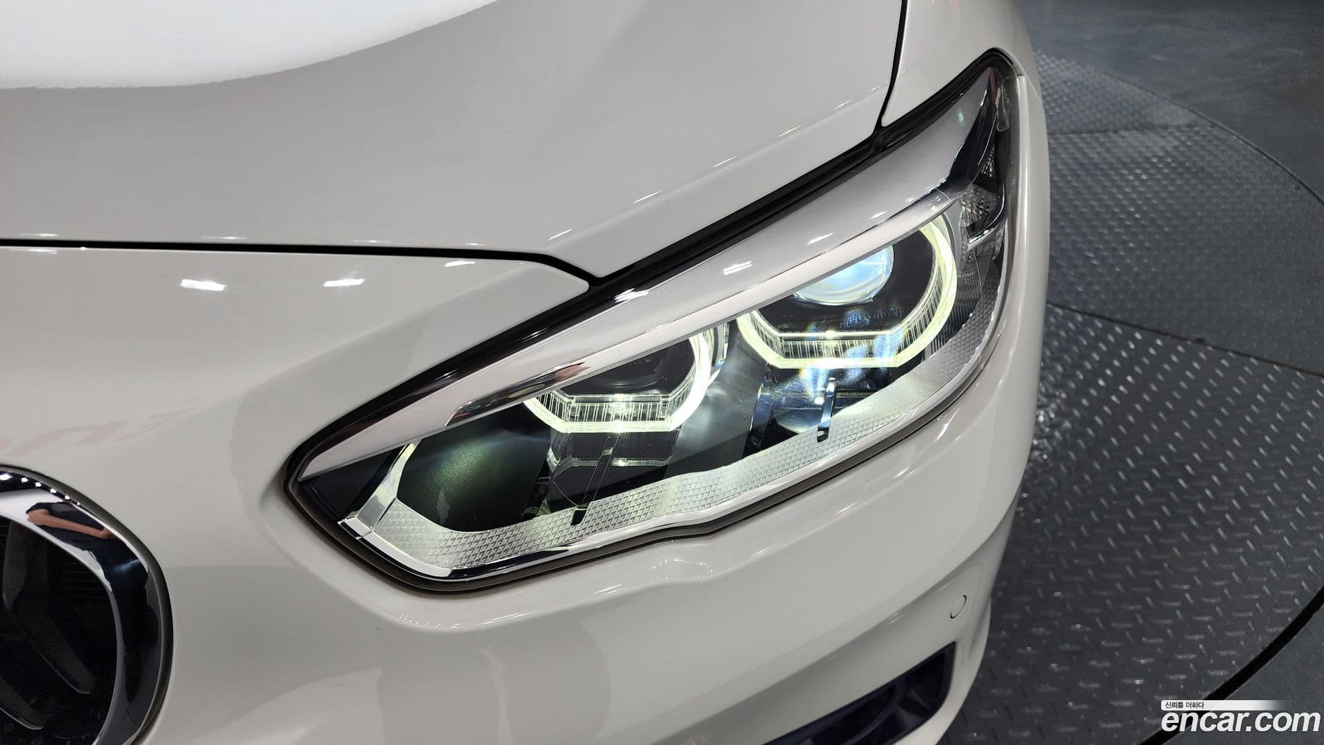 Main__Slider__Photo:1-Series BMW 2017.3-21