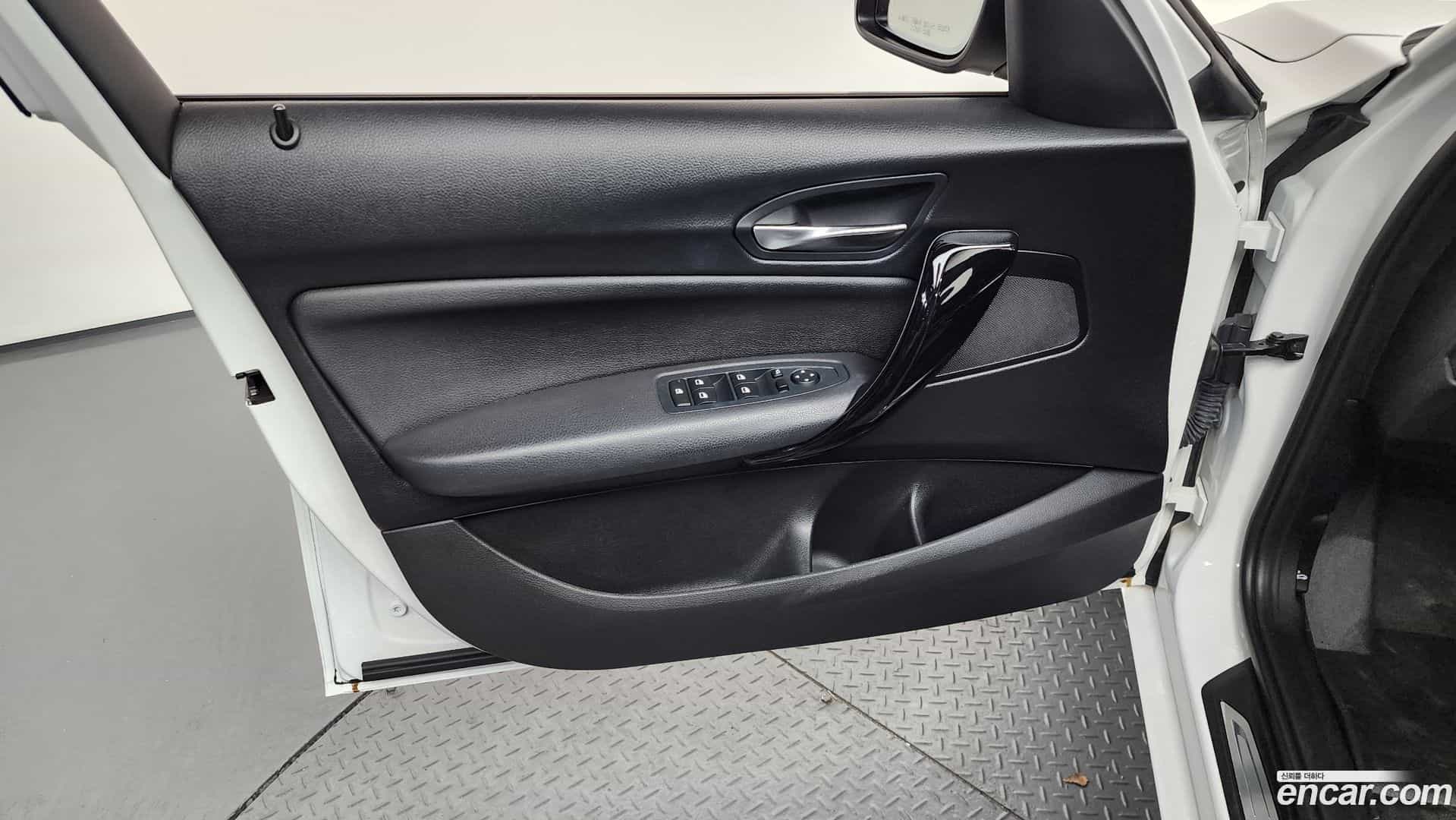 1-Series BMW 2017.3-INNER-034