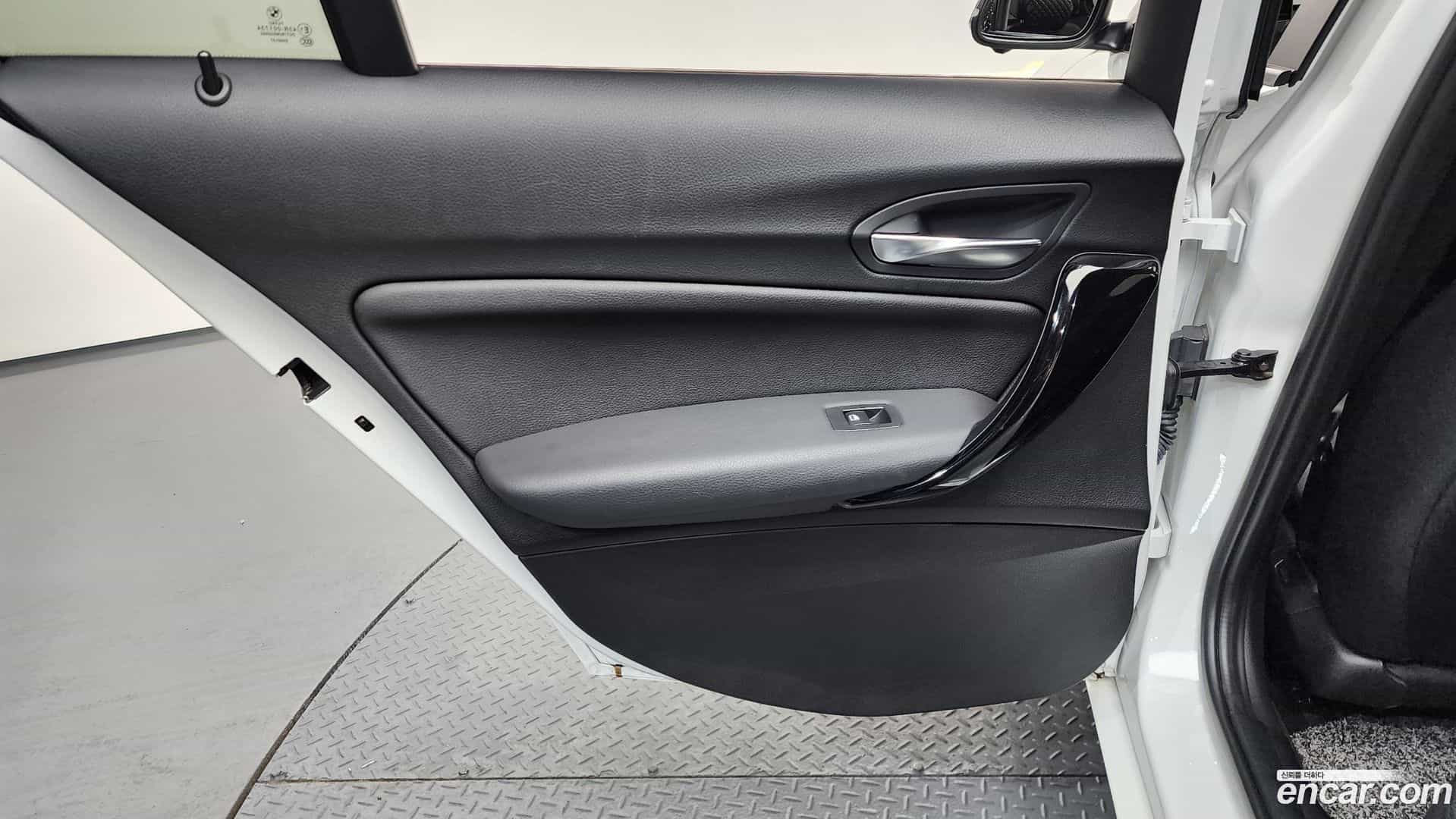 1-Series BMW 2017.3-INNER-035