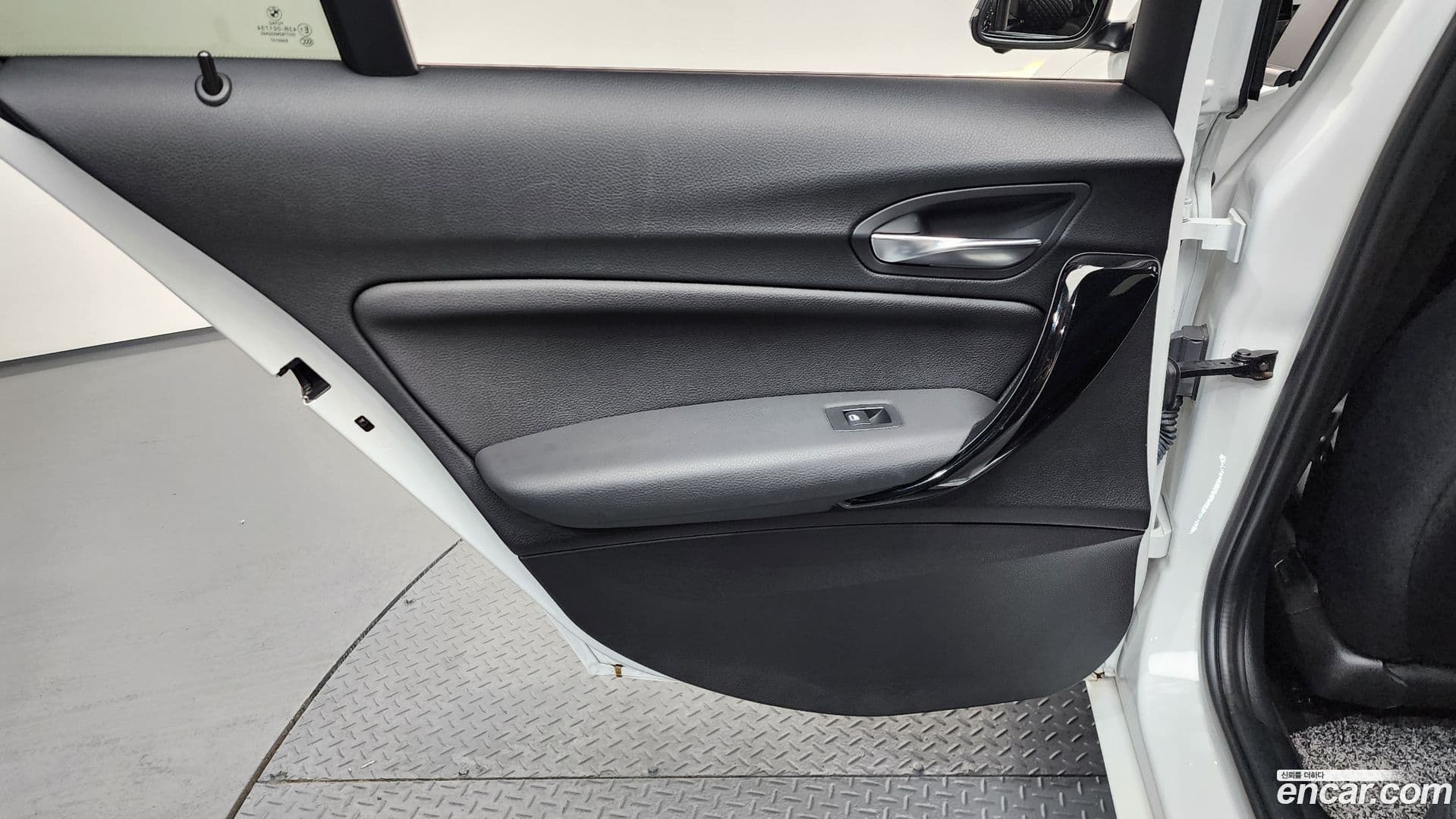 Main__Slider__Photo:1-Series BMW 2017.3-24